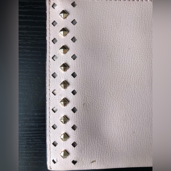 Micheal Kors Blush Wristlet - Picture 3 of 7